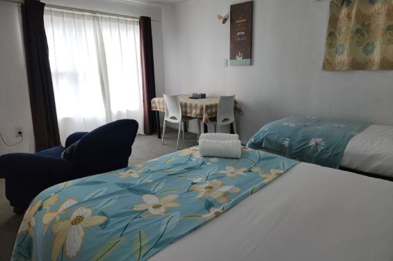 Comfortable rooms at Cedar Lodge Motel